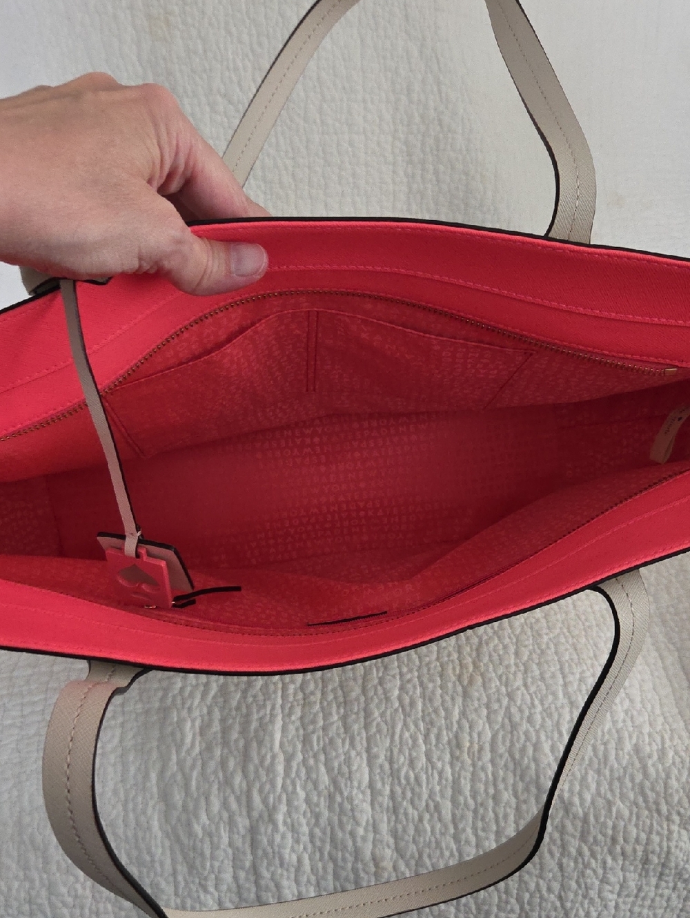 kate spade neutral tote with bright pink interior nwot - Picture 4 of 7